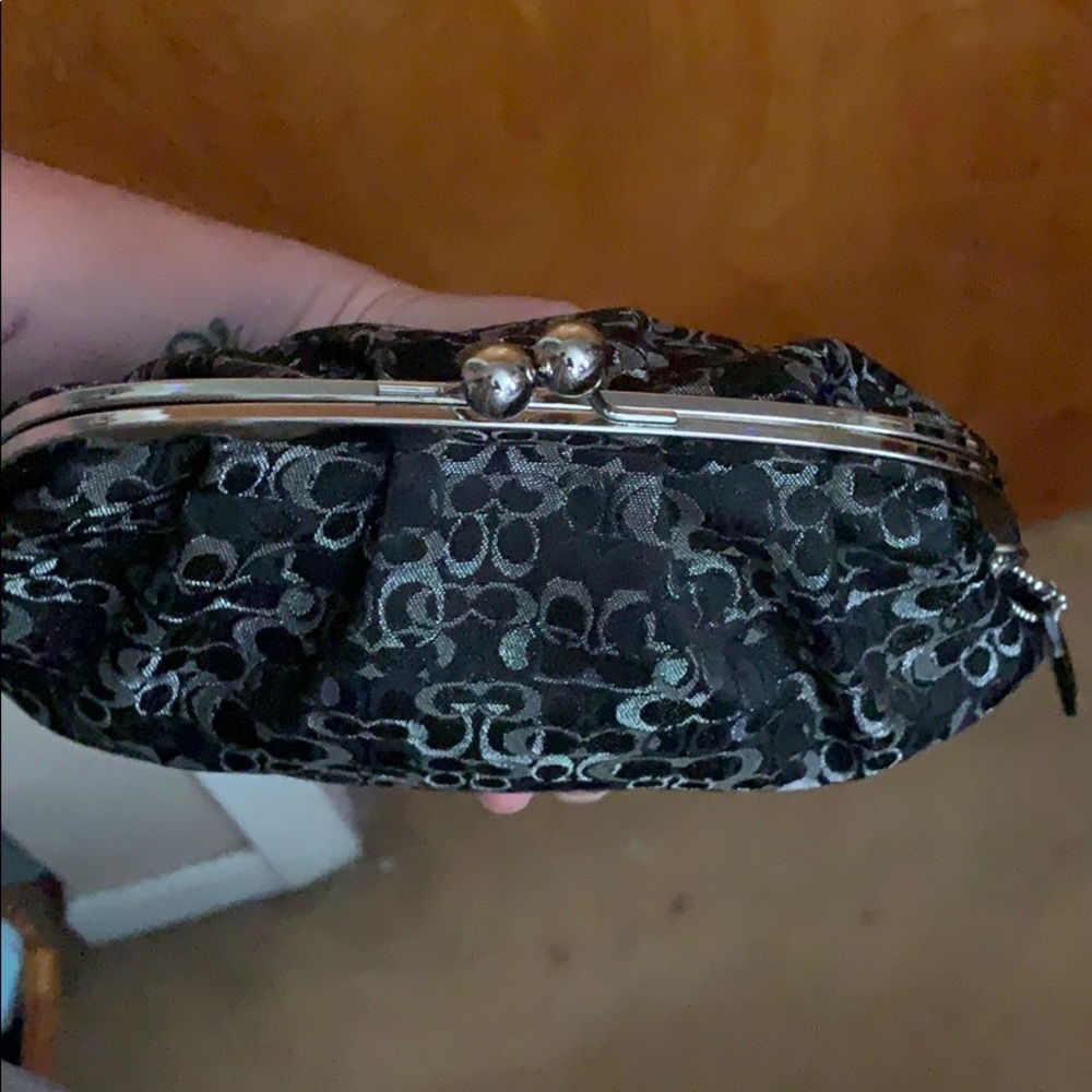 Coach clutch - Picture 2 of 5